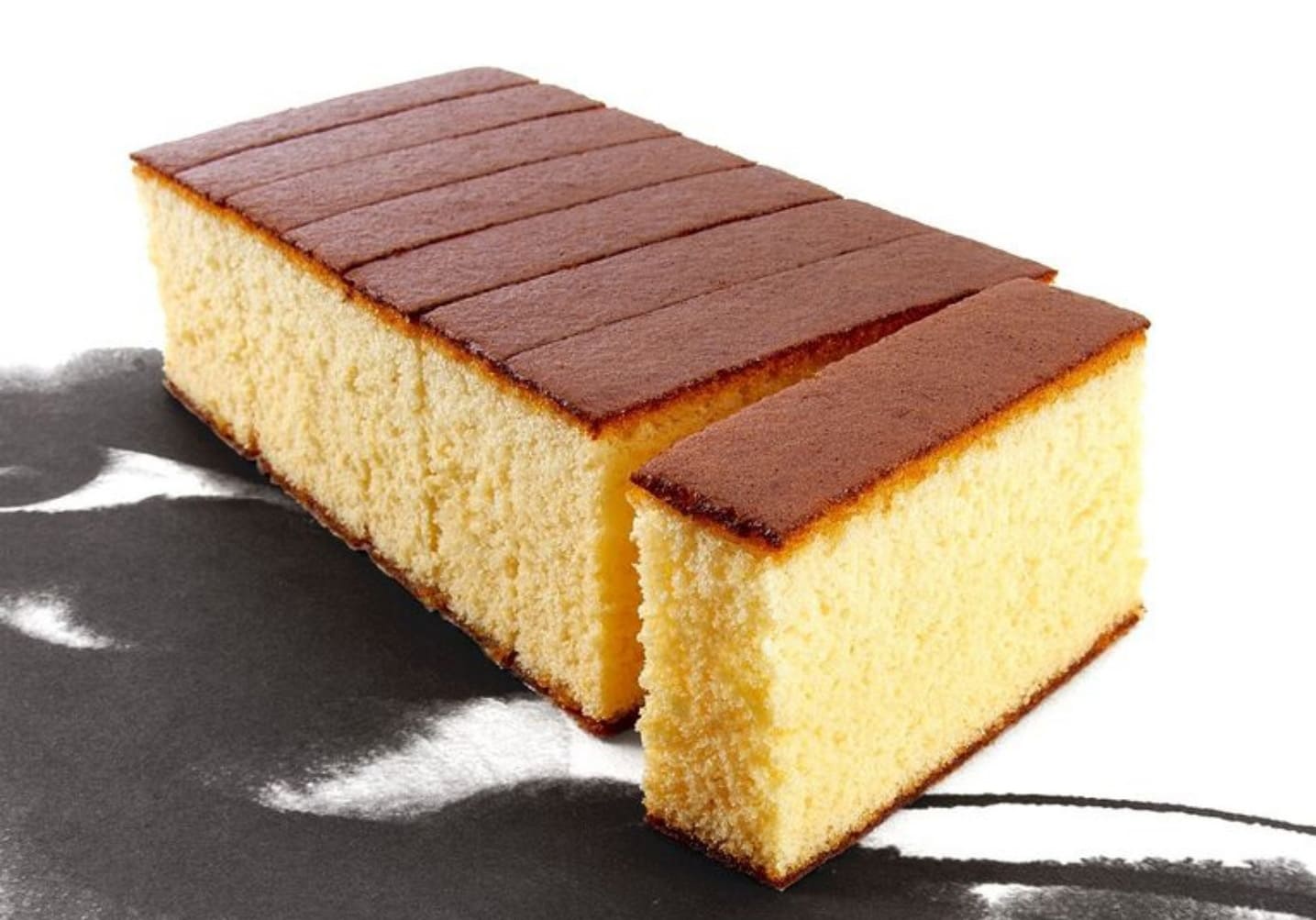 "VIA Black Ship Castella Sponge Cake" 1400 yen for 1 (259g)