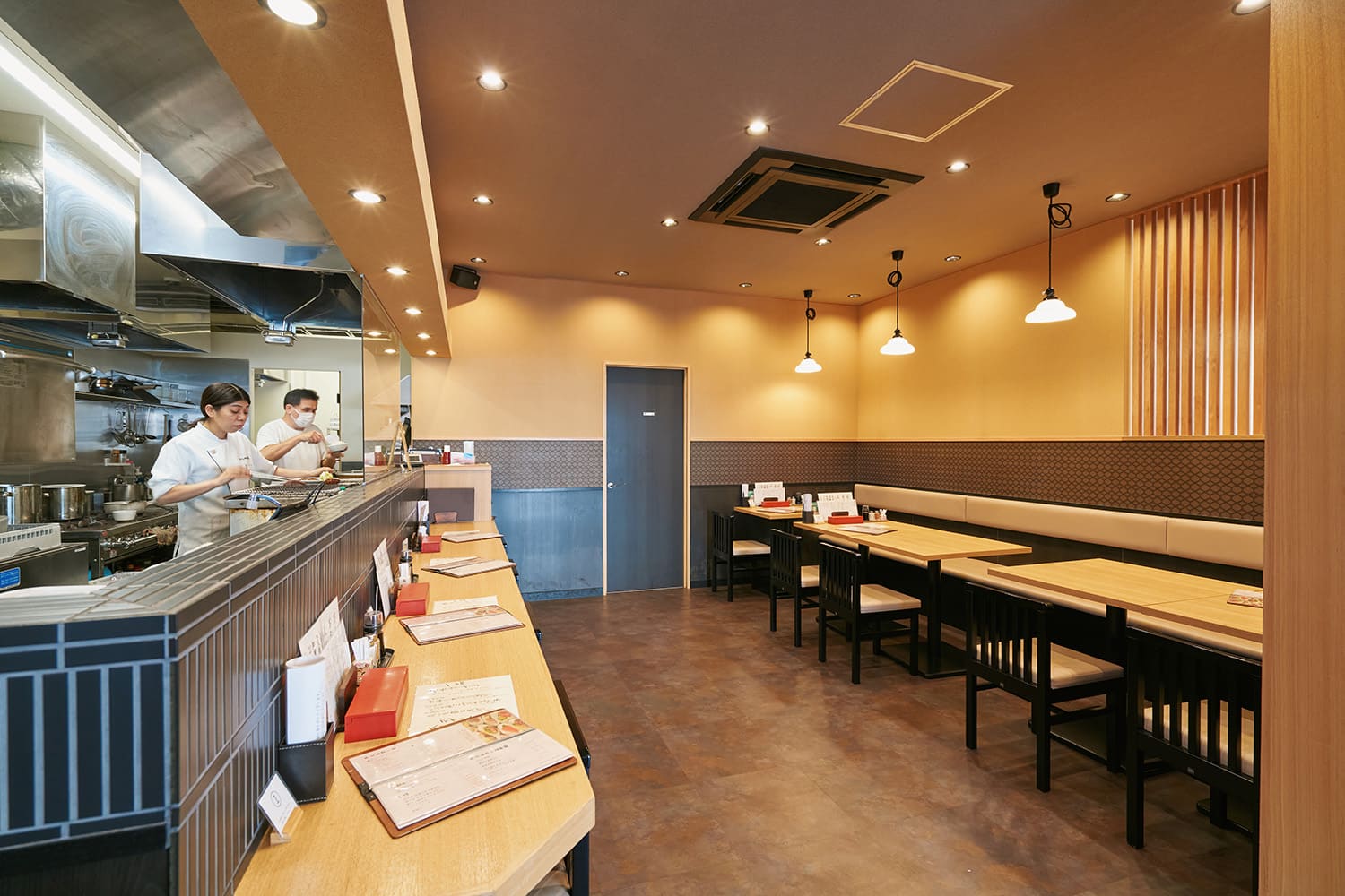 座位間距寬敞，讓您度過輕鬆的時光