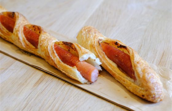 40公分長的香腸麵包是招牌菜嗎？　我陶醉在茨城市中心的麵包店「Coulonne」的「總是新鮮製作」的