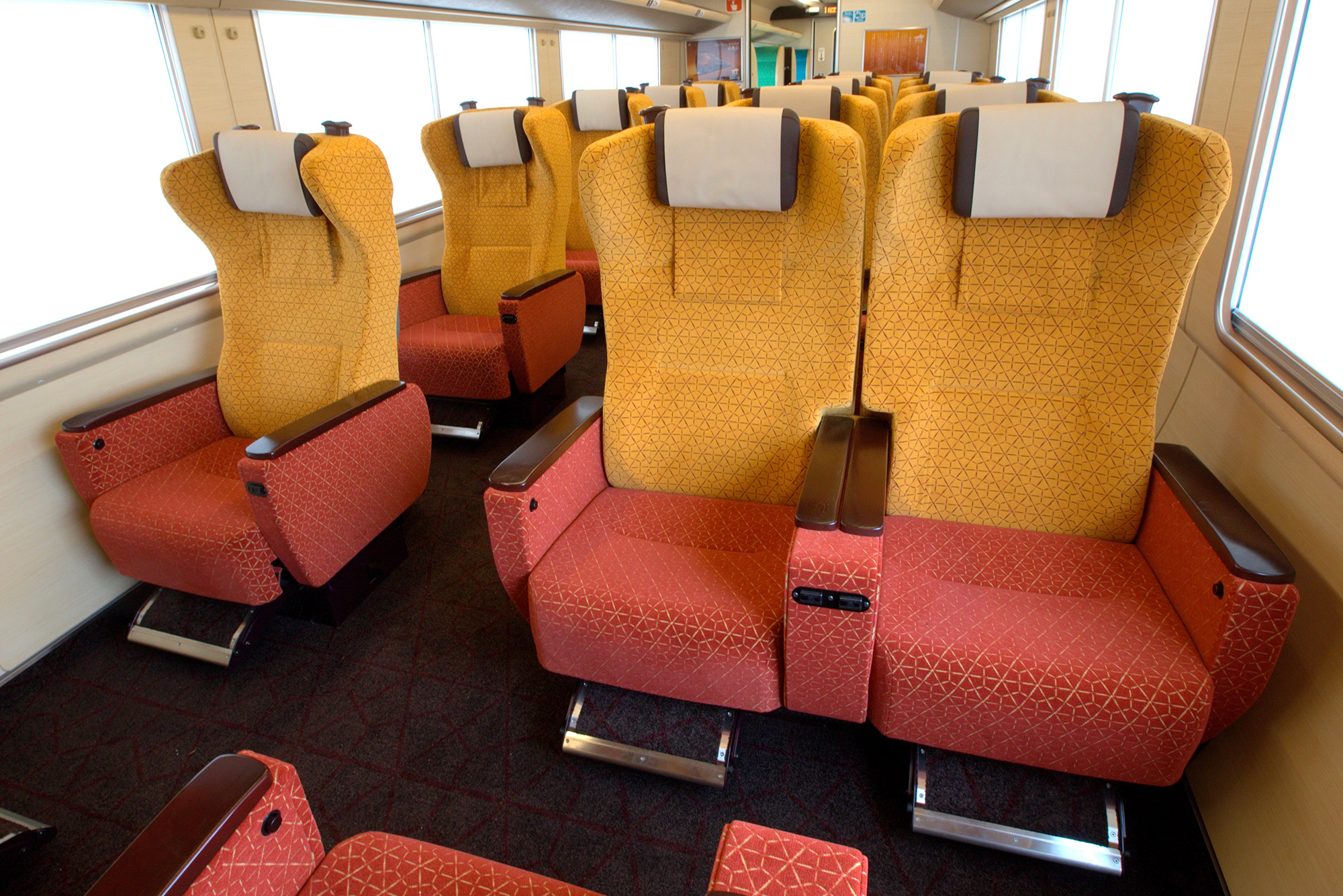 特快列車「八雲」綠色車廂的預留座位（照片：田內正美）