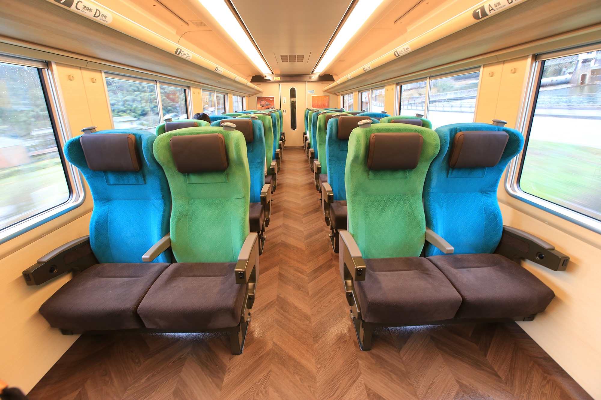 特快「八雲」普通車廂的預留座位（照片：津溝正美）