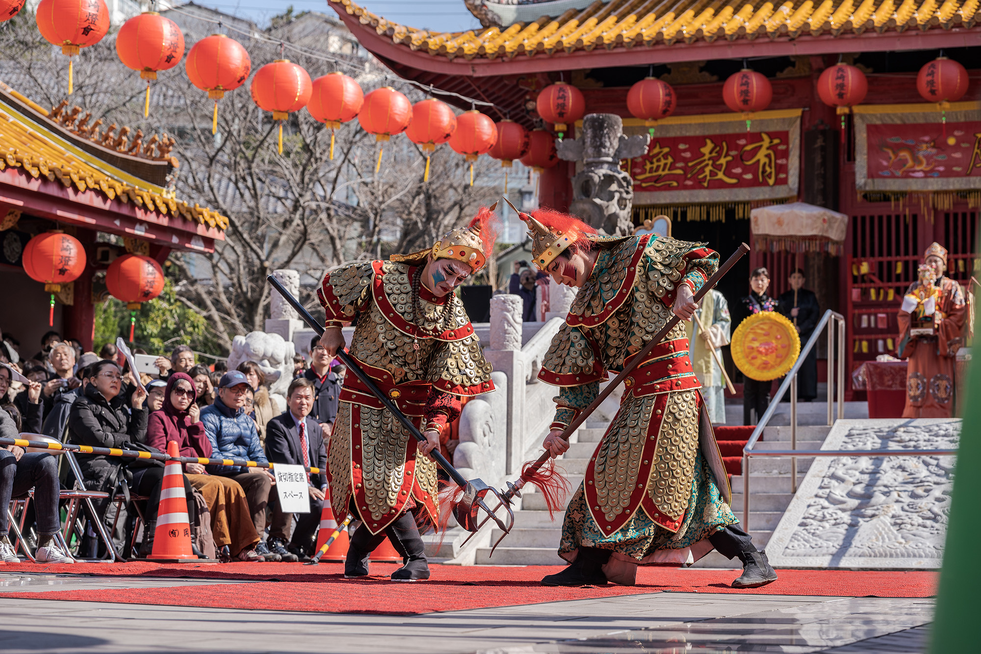 馬祖的僕人神純風寺與通靈者表演武術，還有直子舞以驅魔