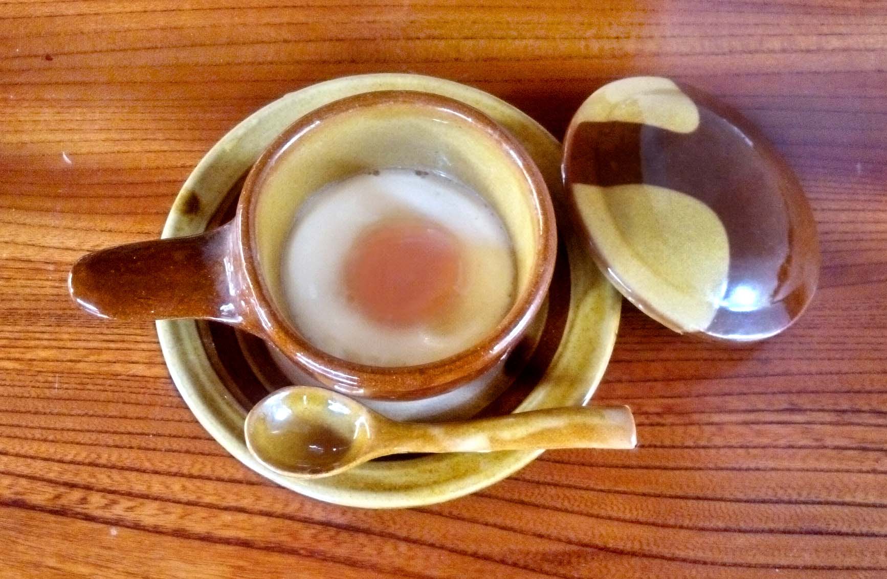 "Egg Baker (true form and lid saucer)" 5280 yen-. The excellent thing by which AHIJO in addition to an egg dish, soup and a steamed dish have the abundant uses