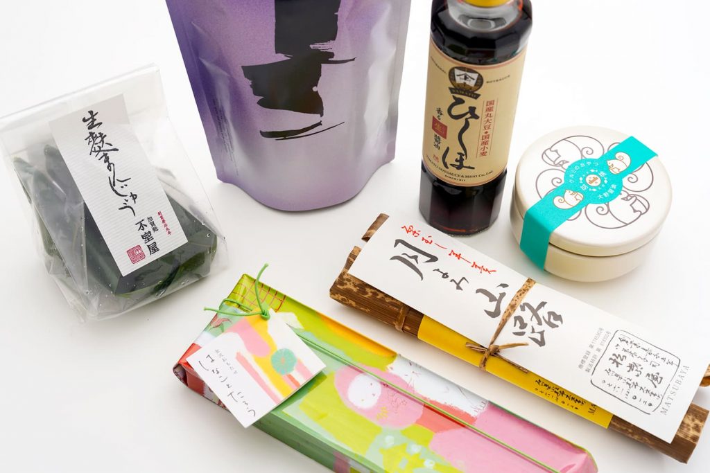 6 件可在金澤站中購買的美食紀念品。 從甜點到焙茶和調味料。