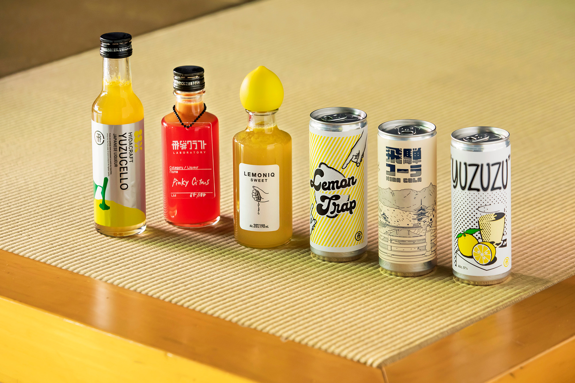 「유자【젯로】」 4, 980엔 (500ml), 「LEMONIQ SWEET」 2, 420엔 (190ml/레몬 캡과 머들러 딸린)등 