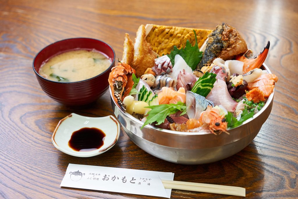 品尝关门海峡的海鲜美食：下关推荐的5道海鲜午餐