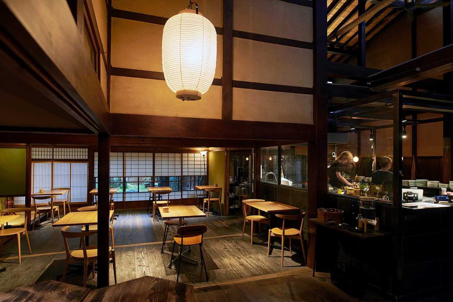  A traditional townhouse (machiya) featuring raised seating areas and a dirt-floored entrance hall. It also has a pleasant courtyard and a storehouse at the back