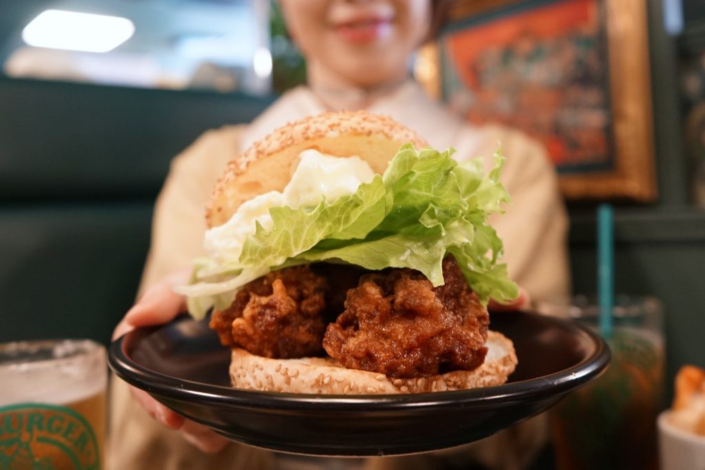  [Hakodate] How to Enjoy Your First Visit to Lucky Pierrot! A Food Writer Shares Must-Try Dishes and Hidden Gems
