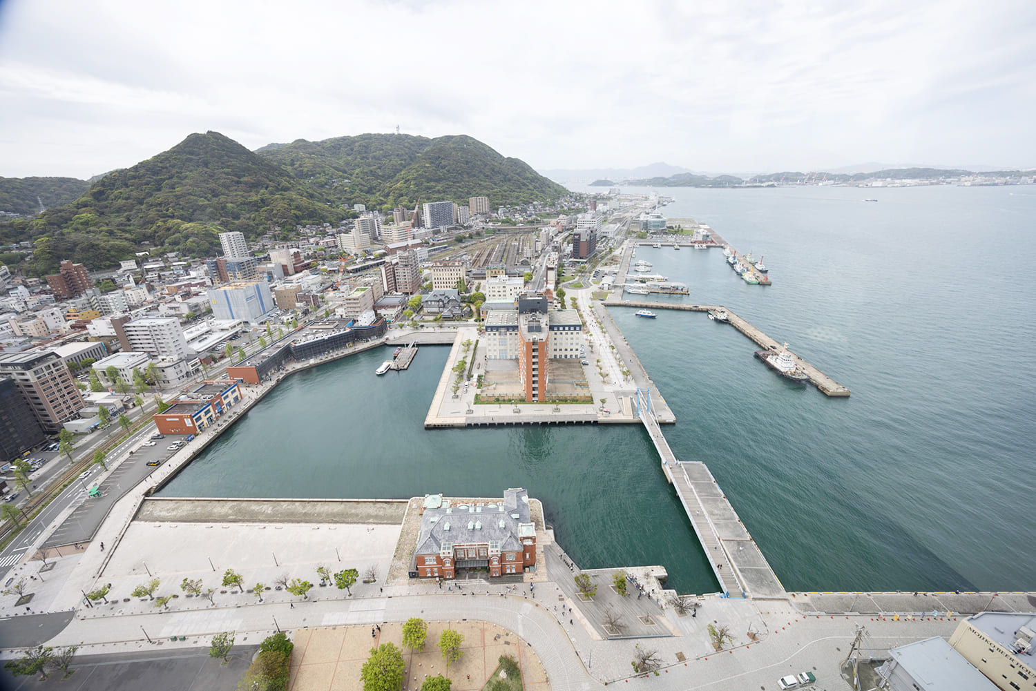  Visible in the far right is Ganryū Island, known as the site of the duel between Miyamoto Musashi and Sasaki Kojirō