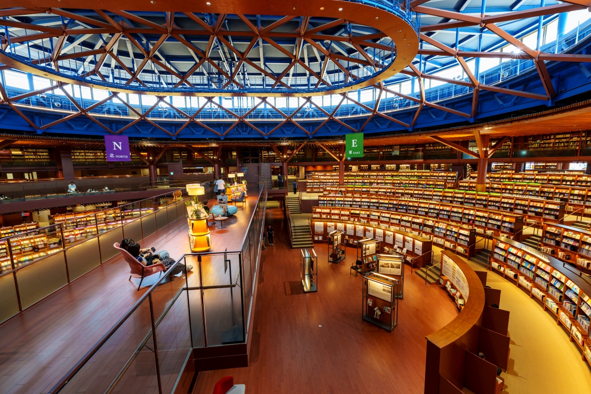  Be sure to check out the bridge that spans the circular reading area, as well as the chairs with diverse designs placed throughout the building