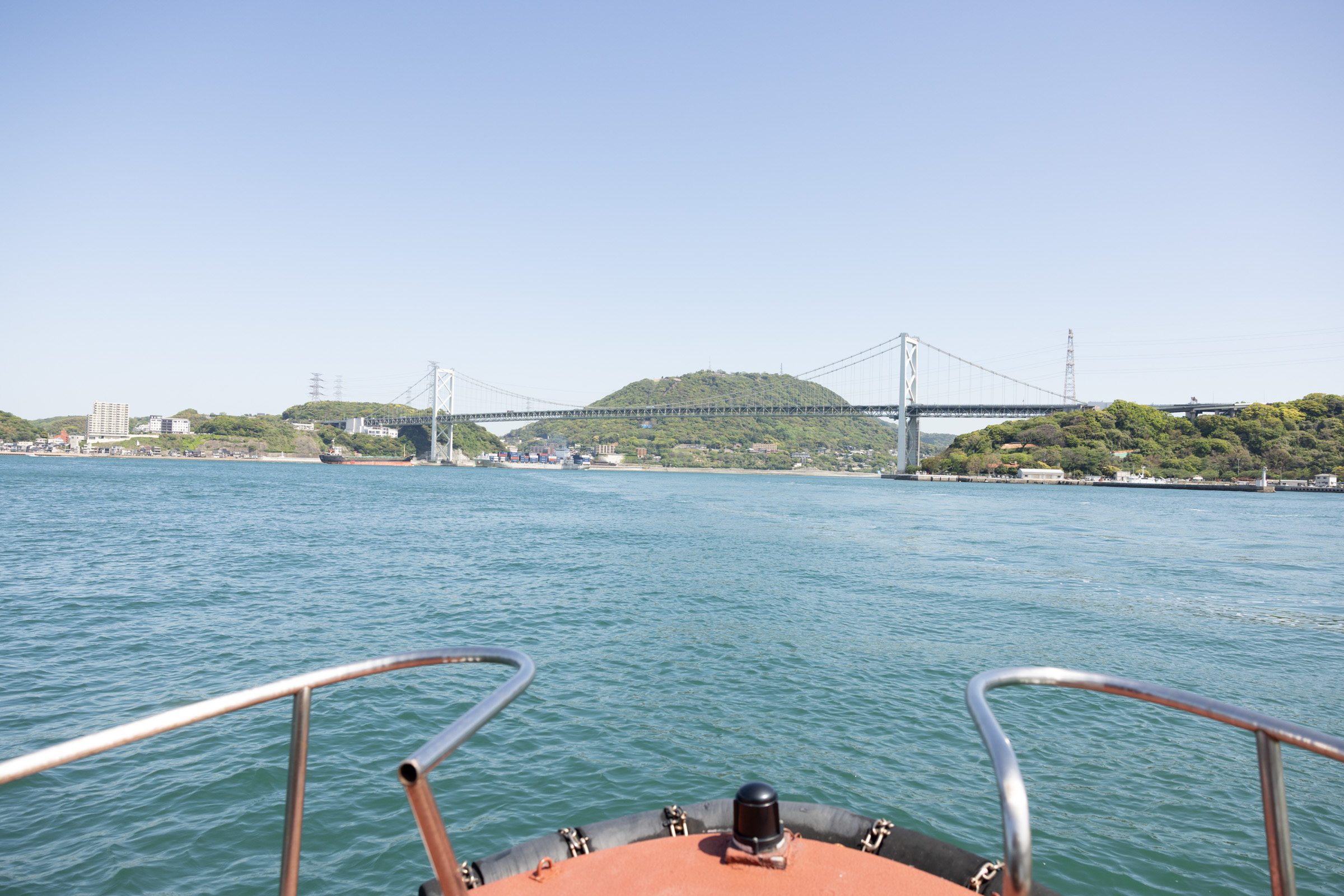  Visible in the center is the Kanmon Bridge. Moji Port is on the right, and Shimonoseki is on the left.