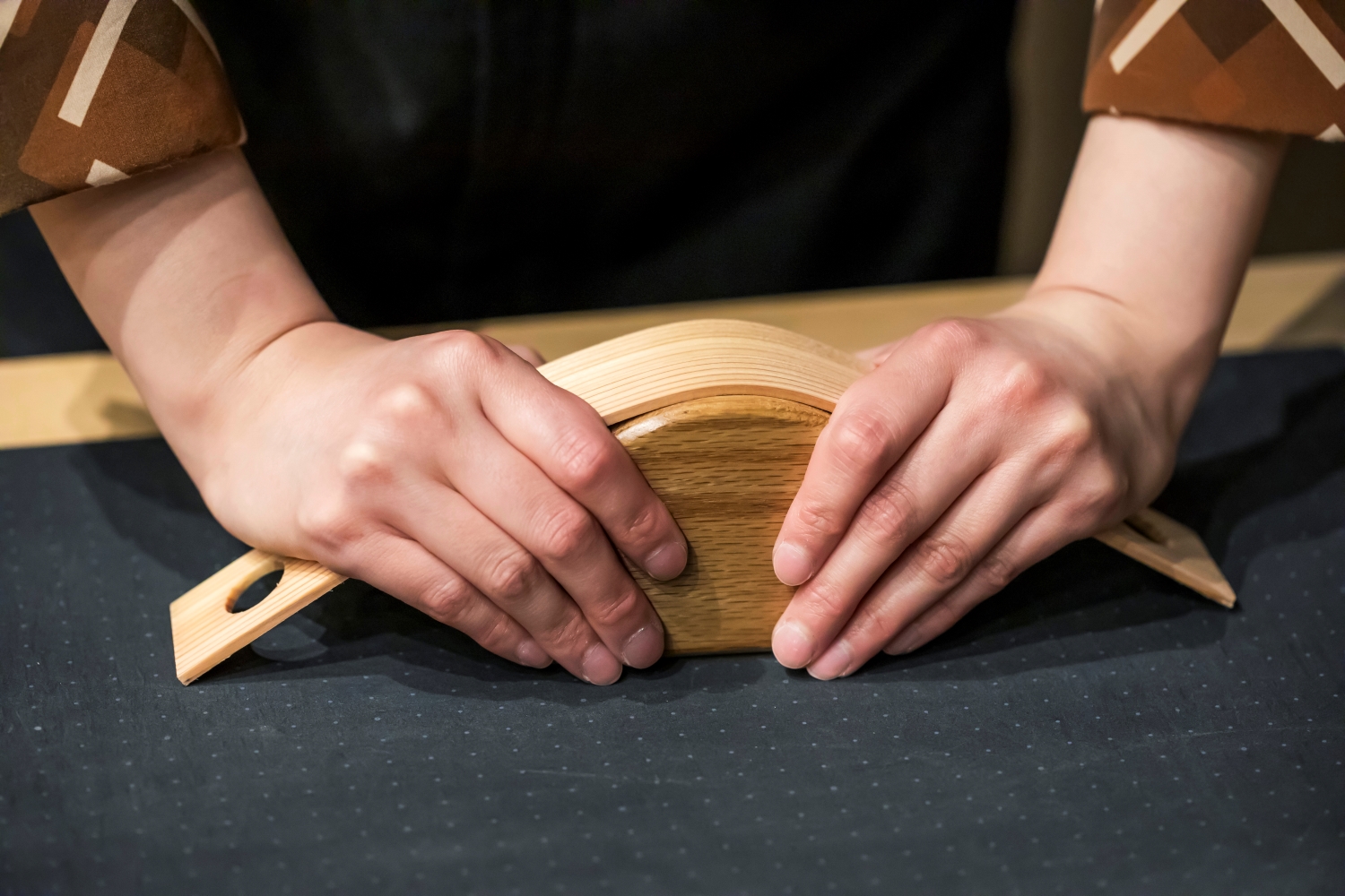  Try your hand at wood bending in this approximately 30-minute workshop. Participation is free, but reservations are required