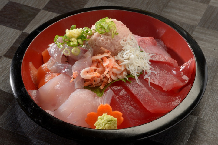 まるごと伊豆の海丼1,950円