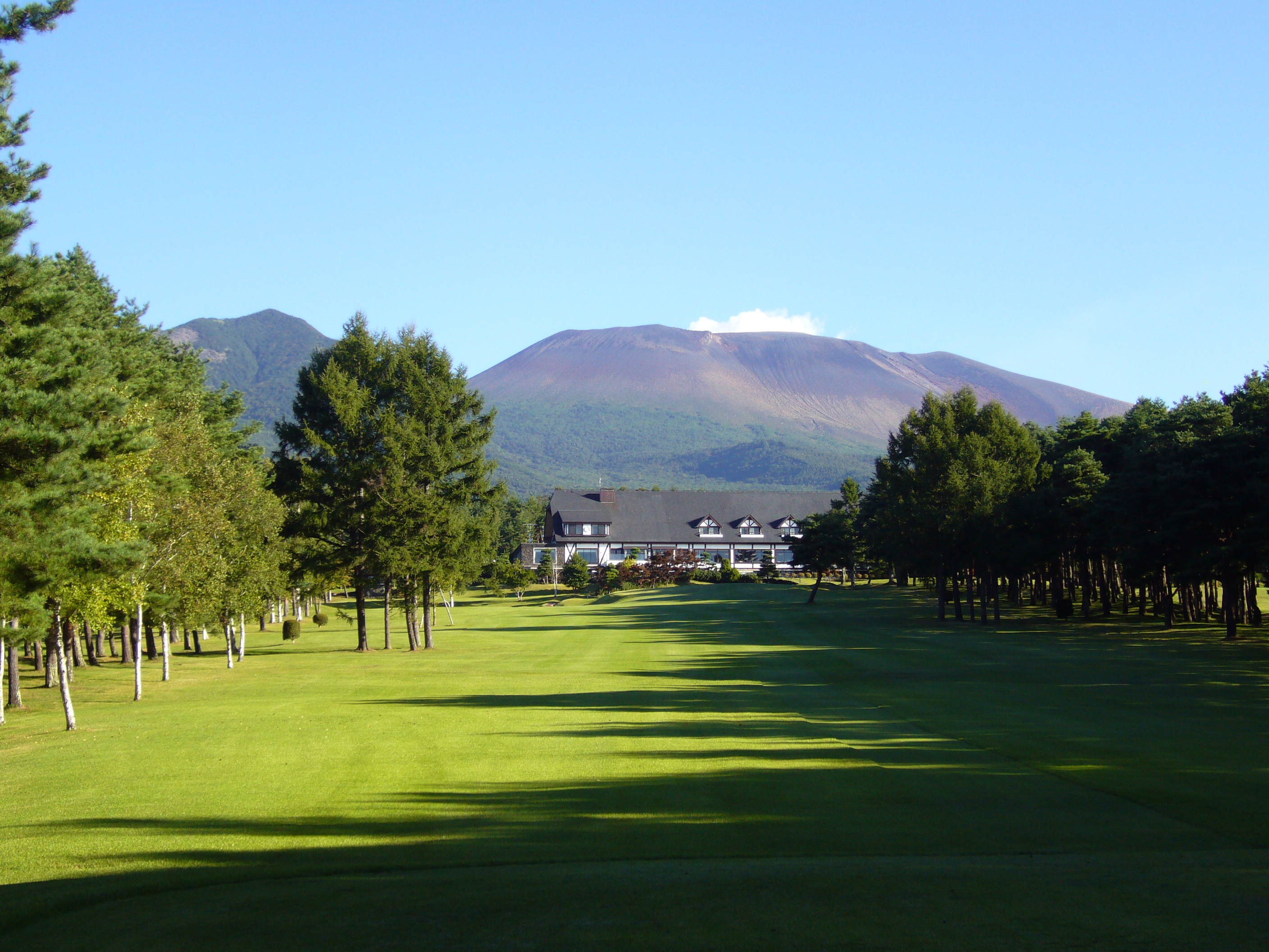 値下げ！ゴルフ場ペア無料利用券 プレジデントカントリー倶楽部 軽井沢 リゾート地のゴルフ場