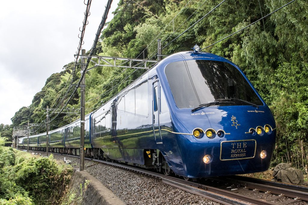 都心から伊豆へ、さまざまな観光列車が運行。人気の列車を紹介
