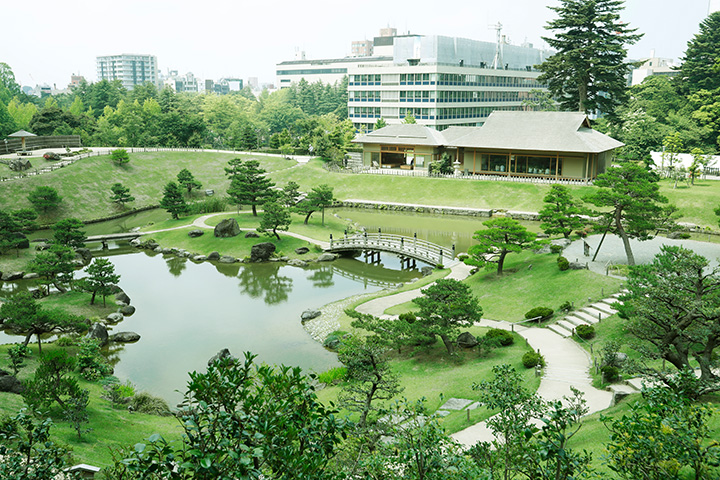 金沢城内に再現された風光明媚な大名庭園