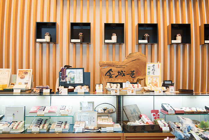 「金沢和菓子作り体験」参加者は、買い物もカフェも100円引きになる特典あり