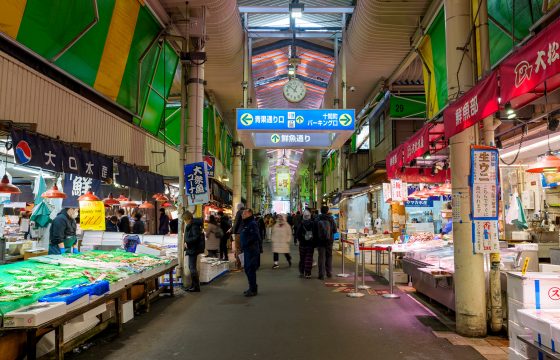 金沢の台所、近江町市場で北陸グルメ三昧！おすすめのお店11選