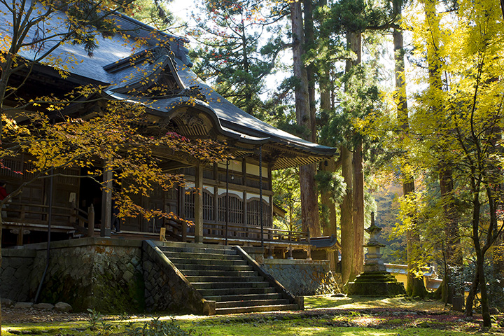 創建は鎌倉時代。大自然と一体化した壮大な佇まいに癒される　写真提供：大本山永平寺