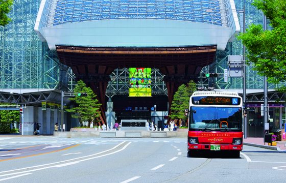 金沢観光はバスがお得で快適！利用方法とポイントを知っておこう