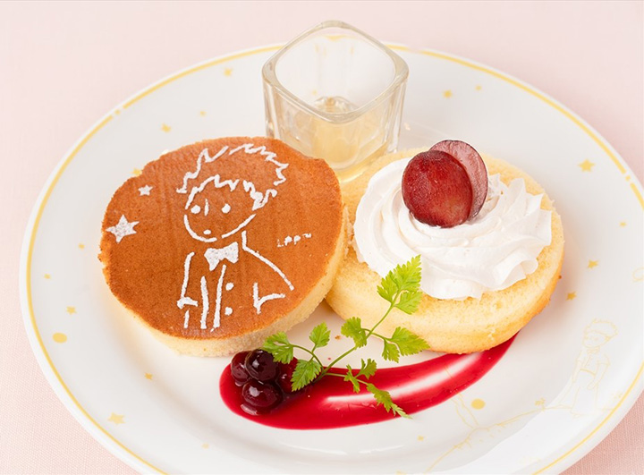 「星の王子さま」が描かれた「Le Petit Prince ふわふわパンケーキ」750円