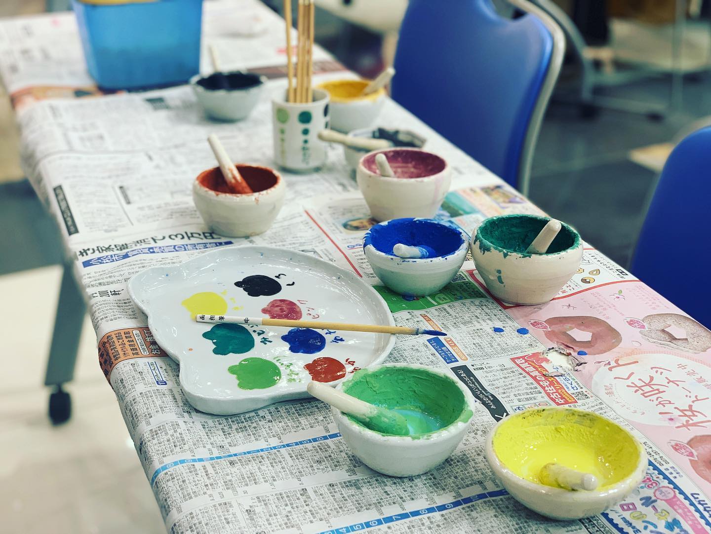 子どもから大人まで、初めてでも気軽にできる絵付け体験