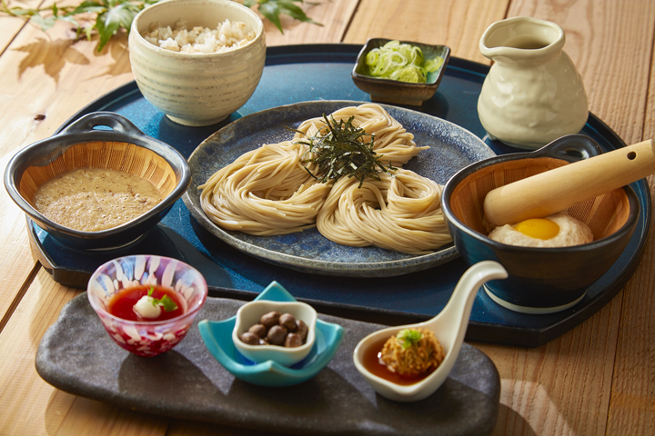 そば前や麦とろごはんが付く「じねんじょとろろ蕎麦御膳（冷）」2,475円