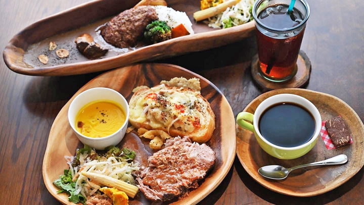 ローストポークやオリジナルバゲットなど7品が味わえるお得な「ミニコース」