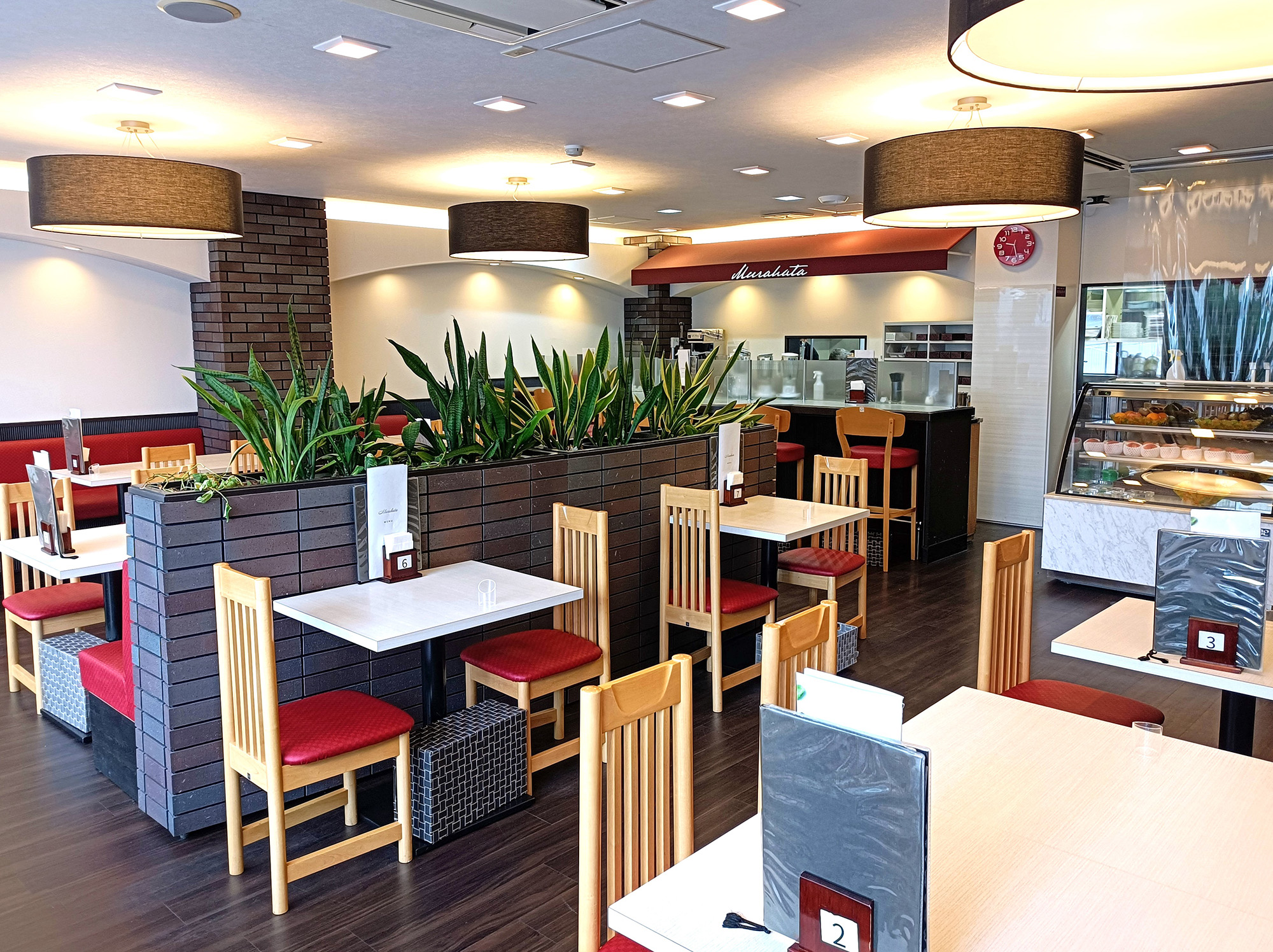 落ち着いた雰囲気の店内