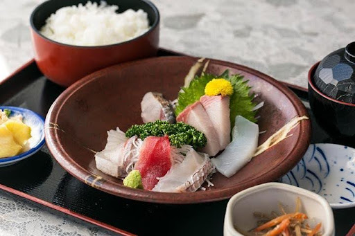 元寿司職人のご主人が目利きした刺身定食（ランチ）