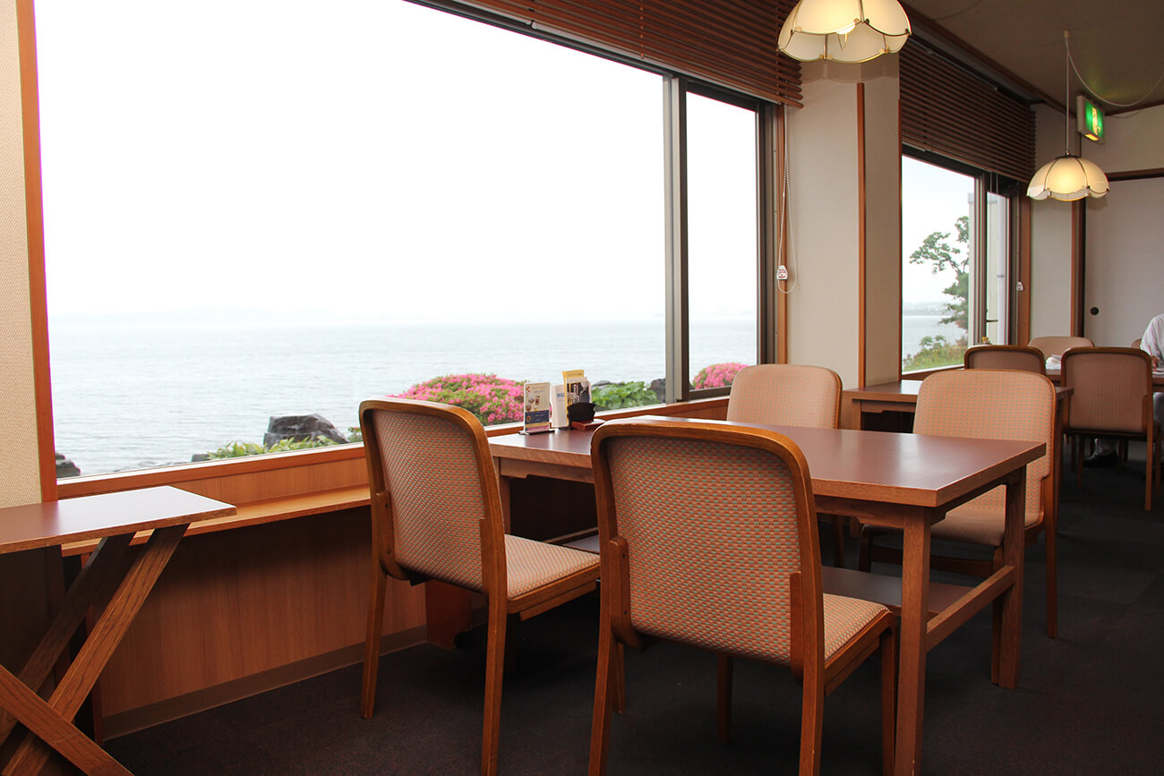 天気の良い日にはサンセットを拝むこともできる。宍道湖の夕日は「日本夕陽百選」にも選ばれている