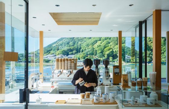 せせらぎと緑に癒される、京都の川沿いカフェ6選