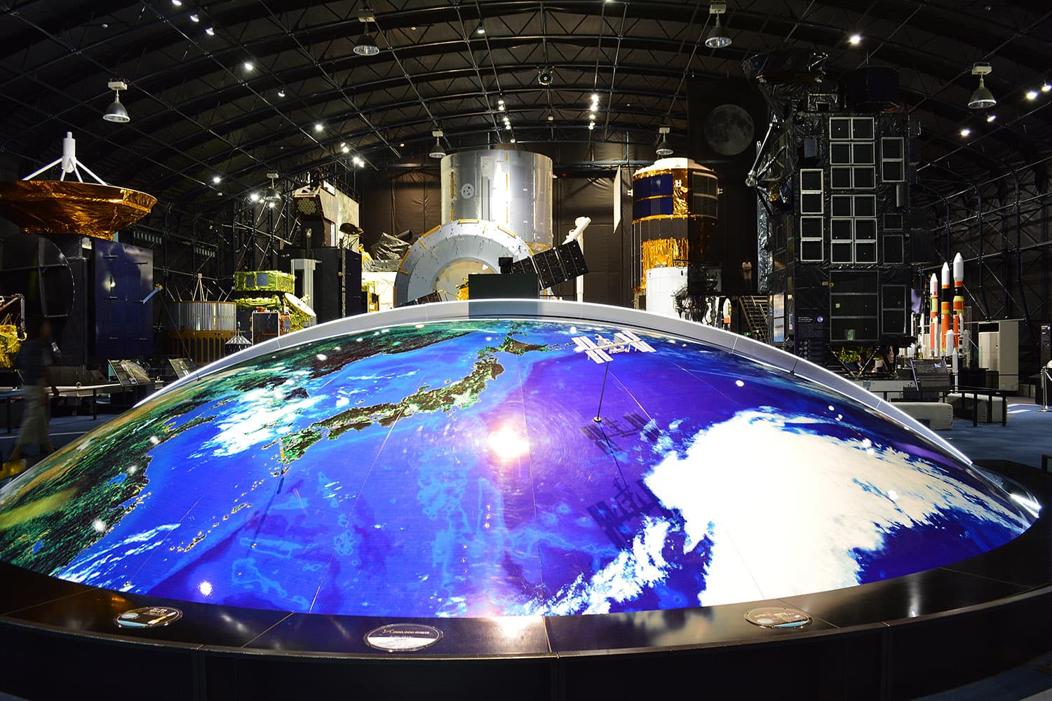 100万分の1の大きさの地球の模型「ドリームポート」