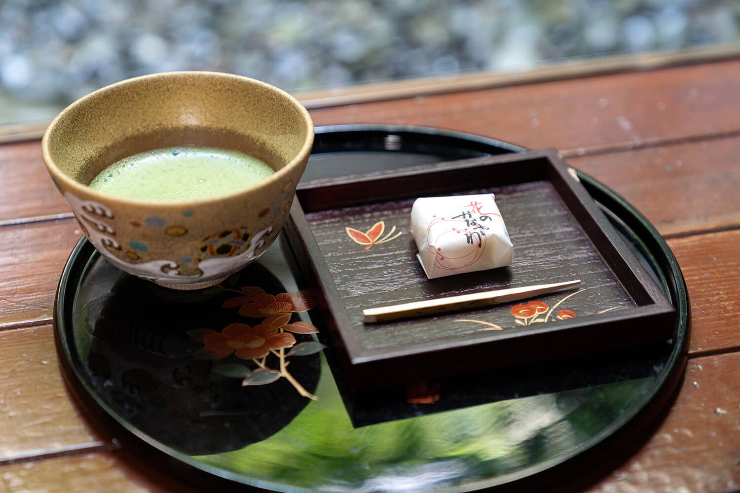 お茶室でゆっくりいただける「抹茶（お菓子付き）」（500円）