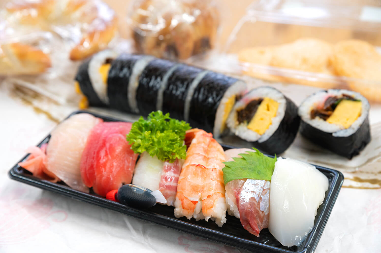 大ぶりで新鮮な魚を味わえる寿司をはじめ、リーズナブルで驚くほどおいしい食が手に入る
