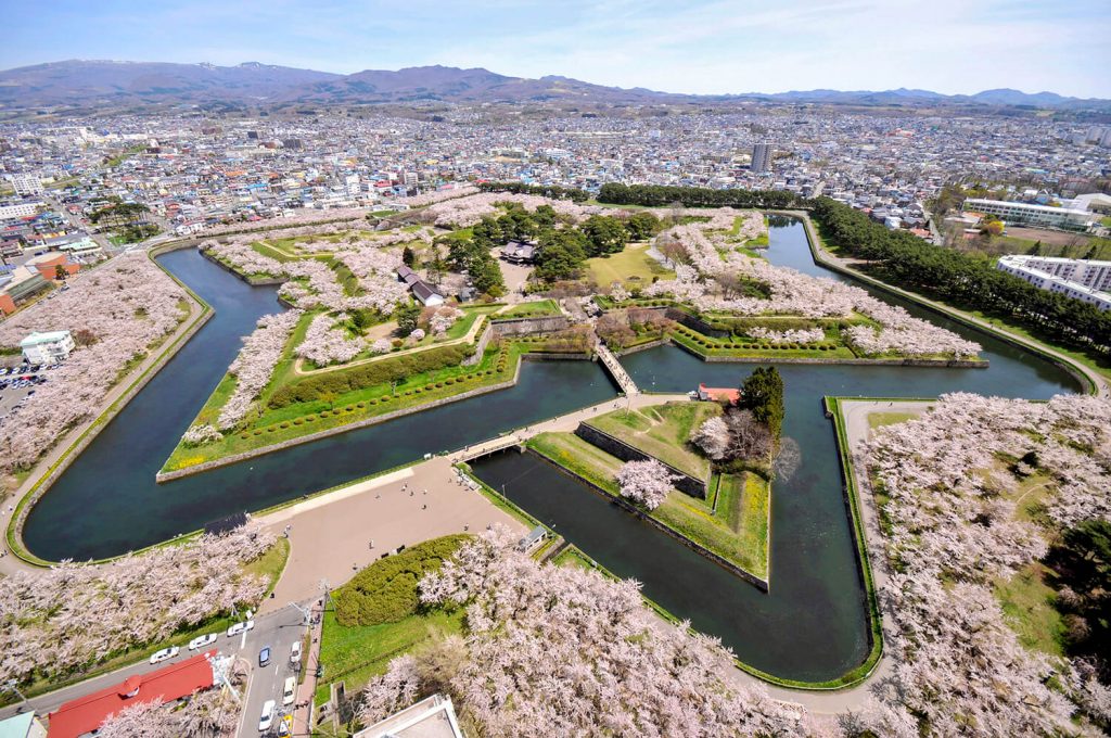【2024年版】北海道の桜は5月まで楽しめる！北海道4エリアのお花見名所13選
