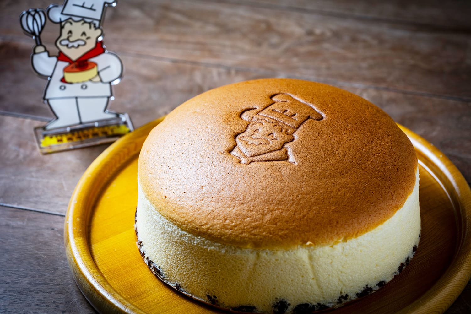 りくろーおじさん 大阪銘菓「りくろーおじさんのチーズケーキ」のおいしさと人気の秘密を