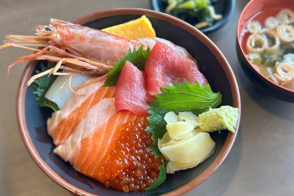 【宮城・閖上】ご当地スーパー×産直市場×絶品フードコート！「フーズガーデンゆりあげ 食彩館」が最高！