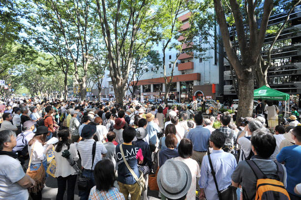 定禅寺通を中心に街全体が舞台となり、あらゆるジャンルの音楽が鳴り響く「定禅寺ストリートジャズフェスティバル」
写真提供：（公社）定禅寺ストリートジャズフェスティバル協会