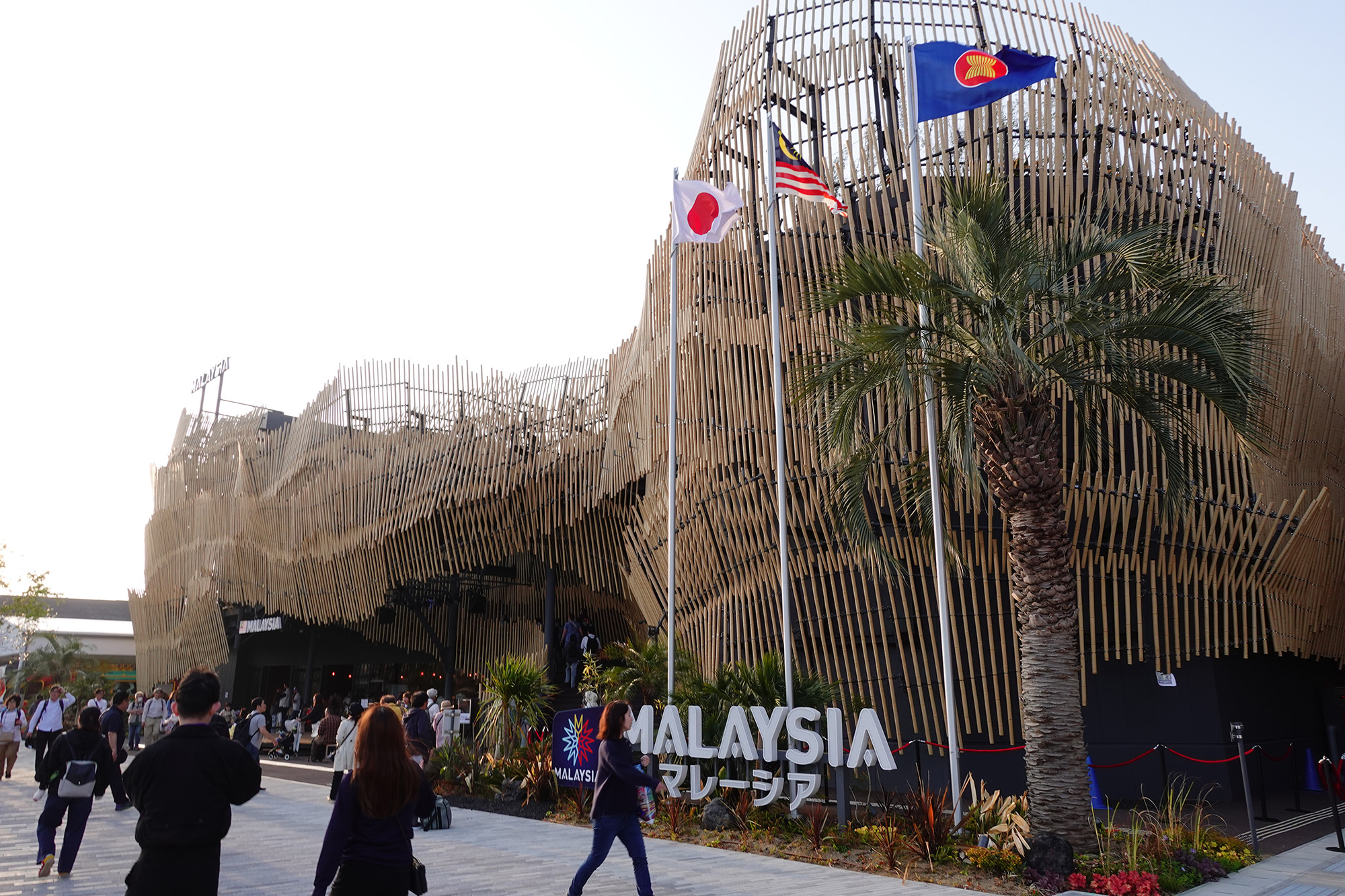 大量の竹を使った外観がかっこいいマレーシア館
