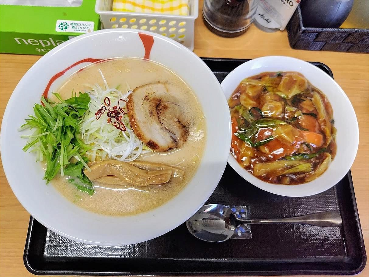 あごだしラーメンミニスタミナ丼セット（1,450円）