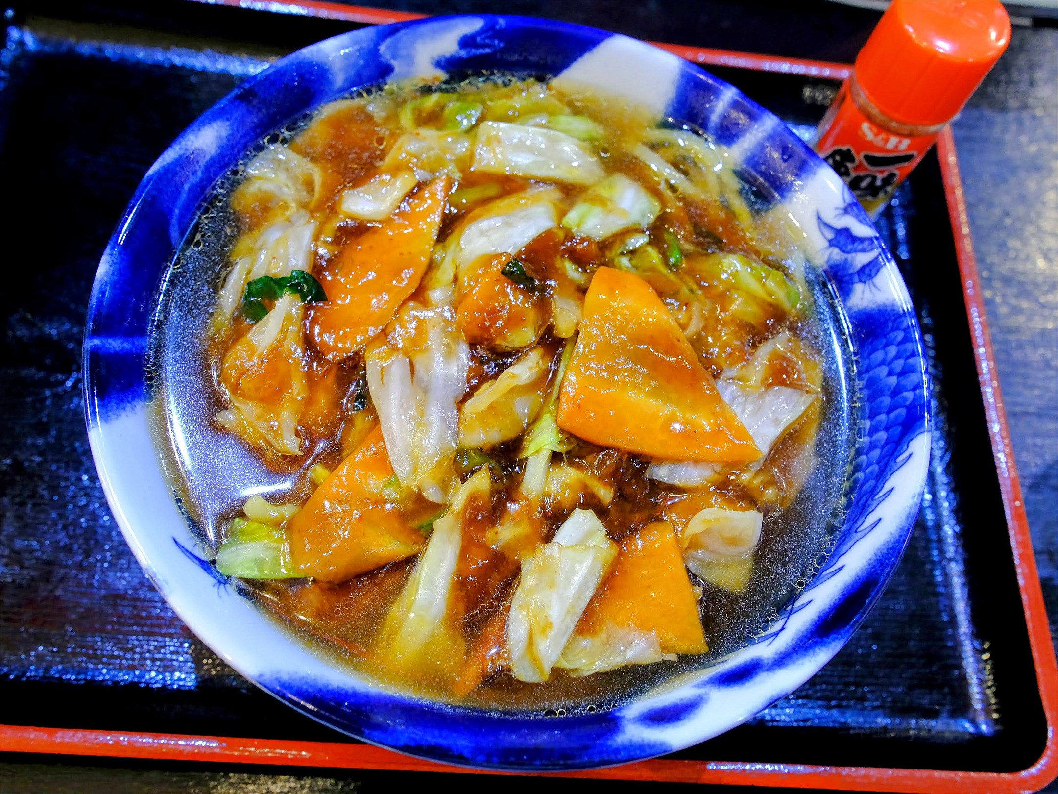 甘辛の餡と野菜が特徴のスタミナラーメン