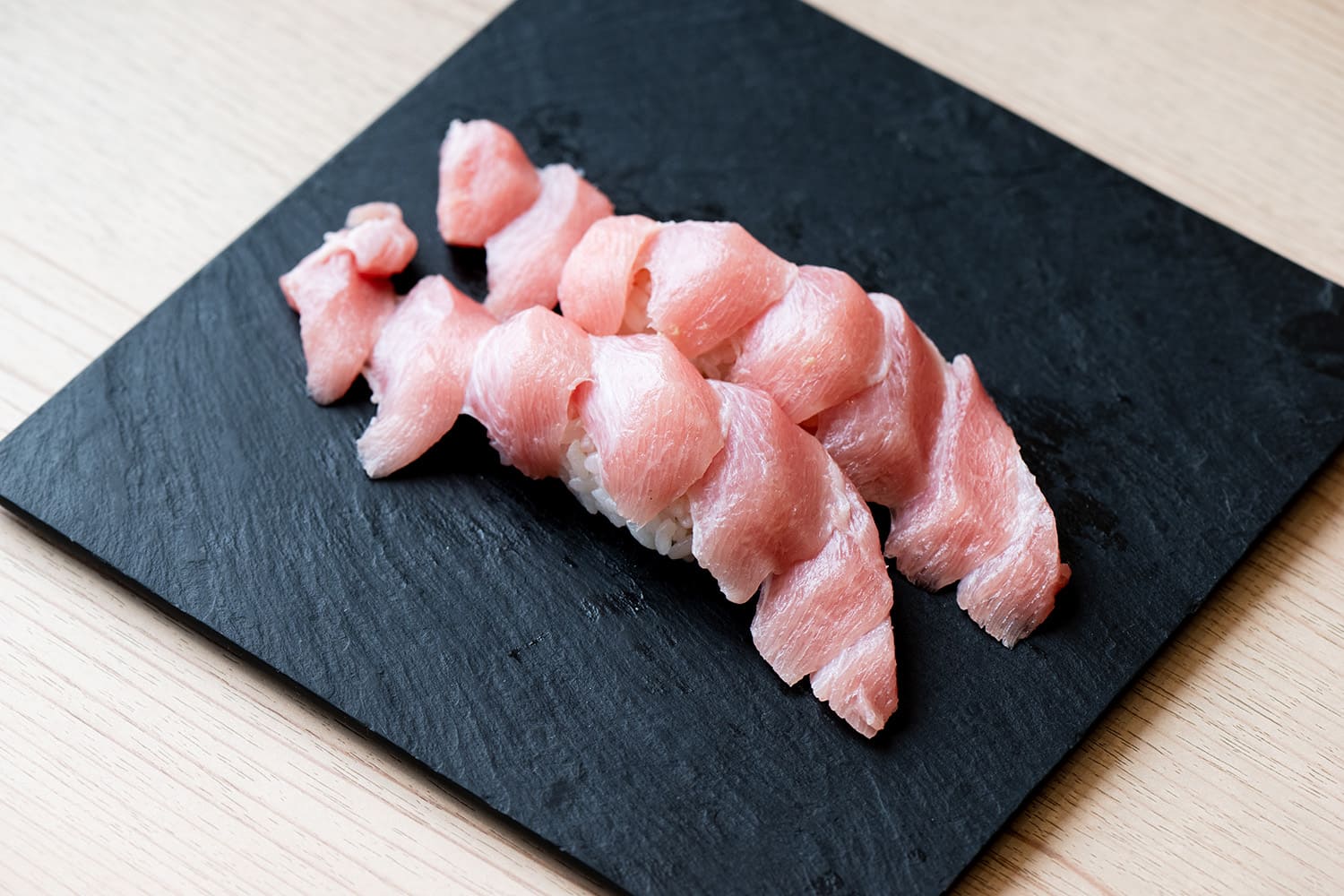 ブランドメバチマグロ「三陸塩竈ひがしもの」の握り「ひがしもの中トロ」870円