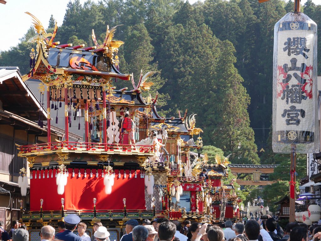 【岐阜・飛騨高山】春と秋に開催！豪華絢爛な屋台に心踊る、高山祭の見どころを紹介