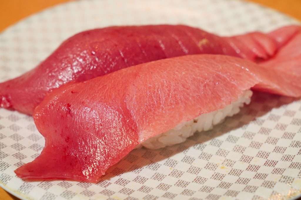 【宮城・仙台】マグロの聖地で絶品の回転寿司に行く！「廻鮮寿司 塩釜港」で絶対食べておきたいネタとは？