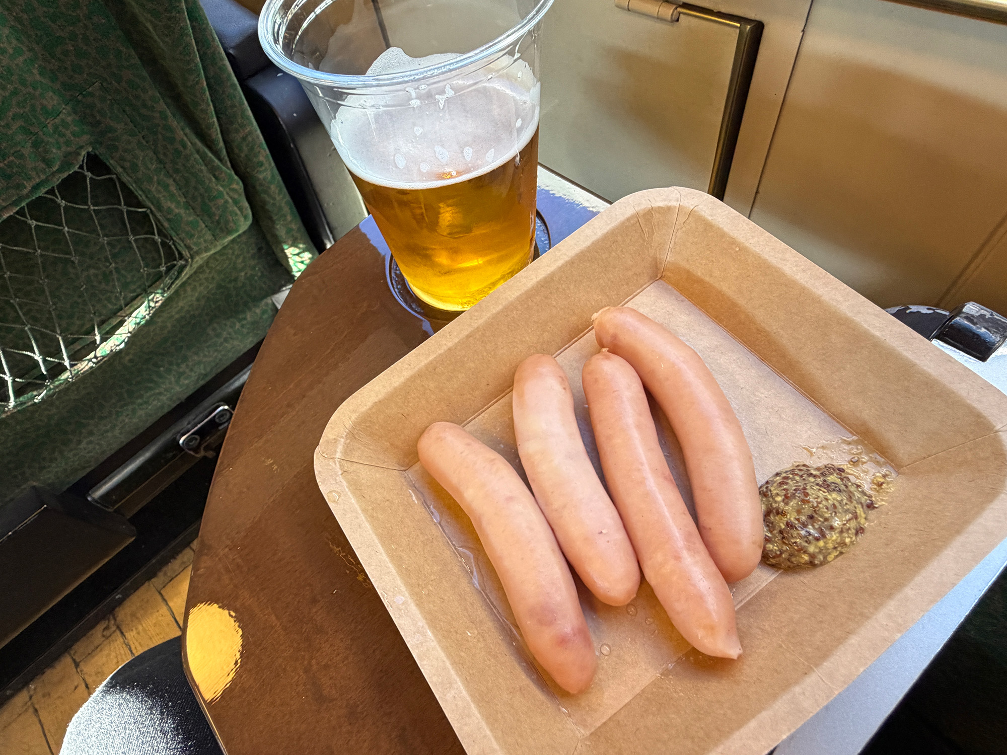 エビス生ビールとソーセージ