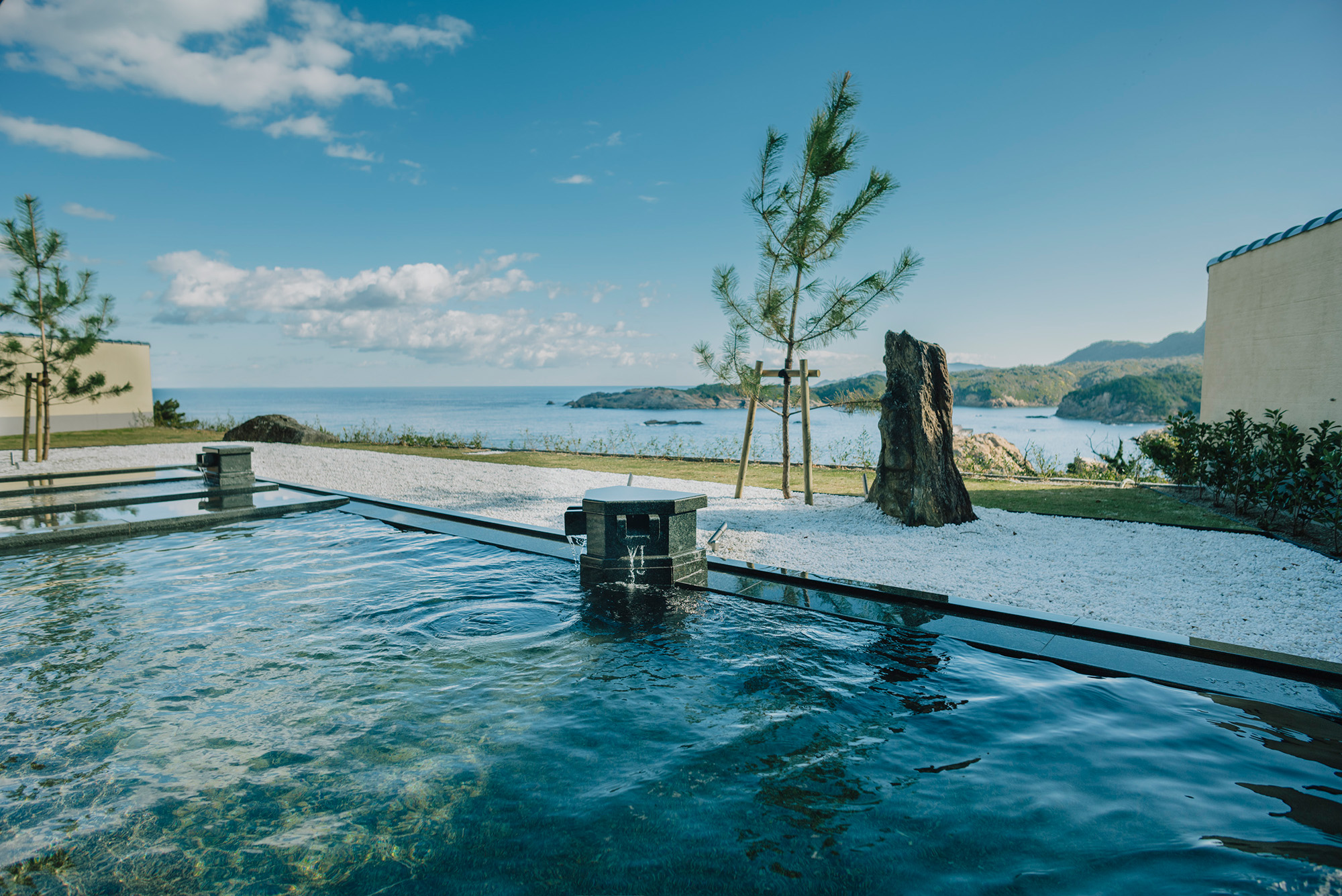塩分濃度が高い泉質の温泉は、出雲大社へ詣でる前に心身を清める「禊ぎ湯」としておすすめ