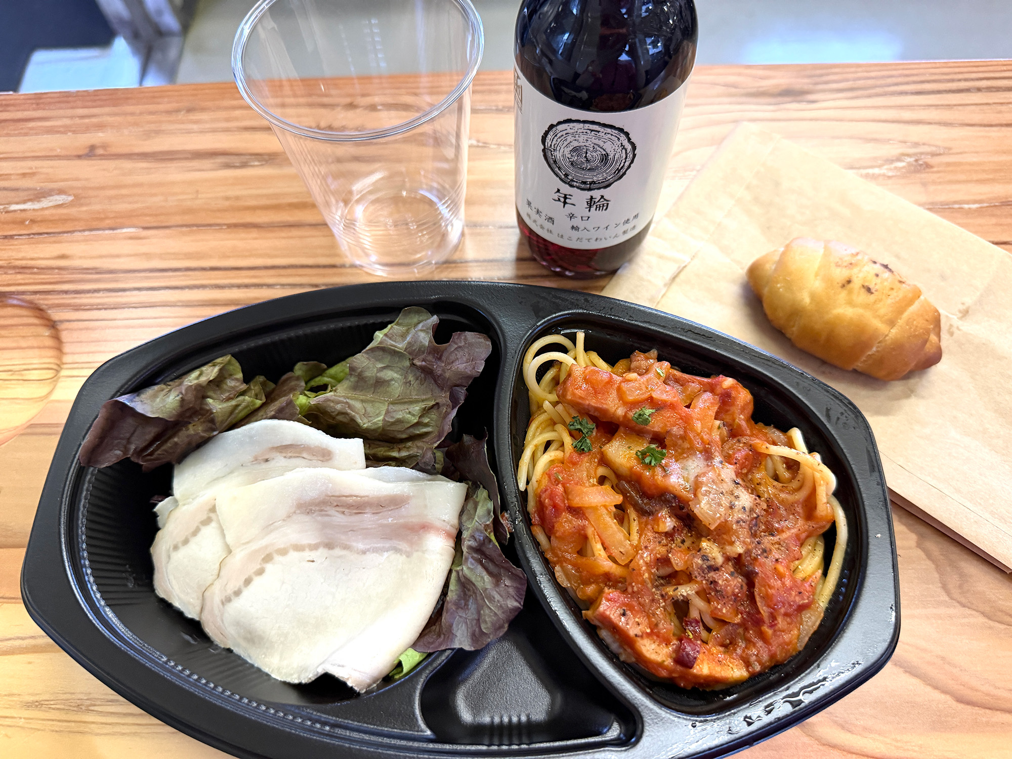 パスタセットと赤ワイン