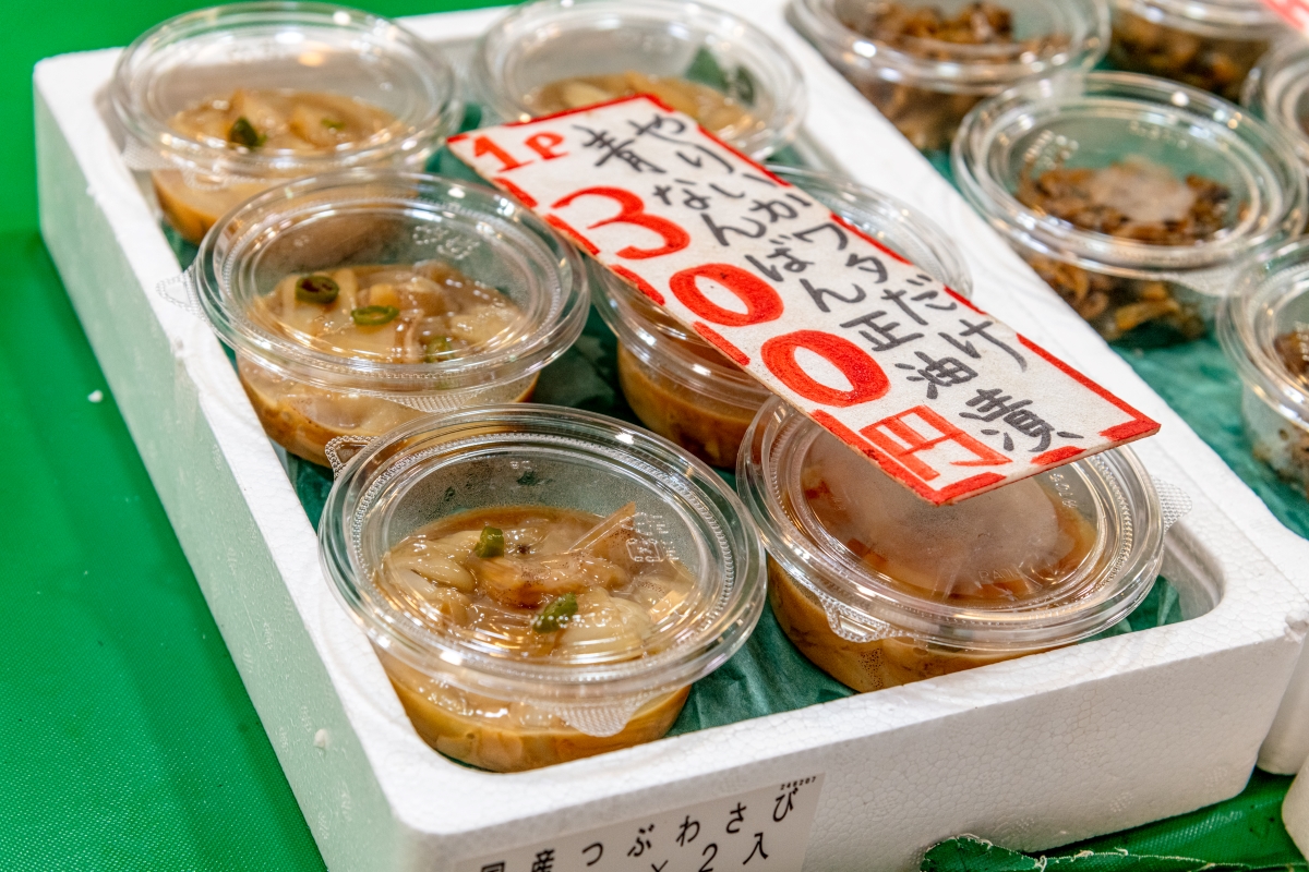 ヤリイカのワタだけを使った「青南蛮の正油漬け」は特に人気