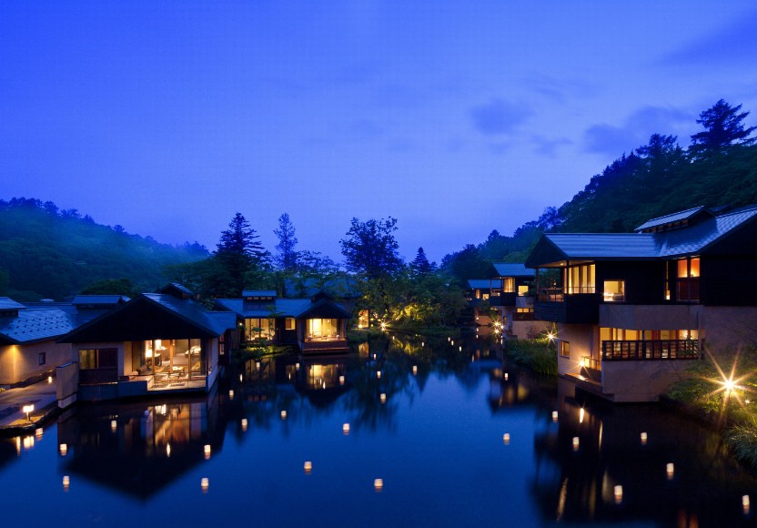 星野温泉旅館を建て替え、星のや軽井沢開業